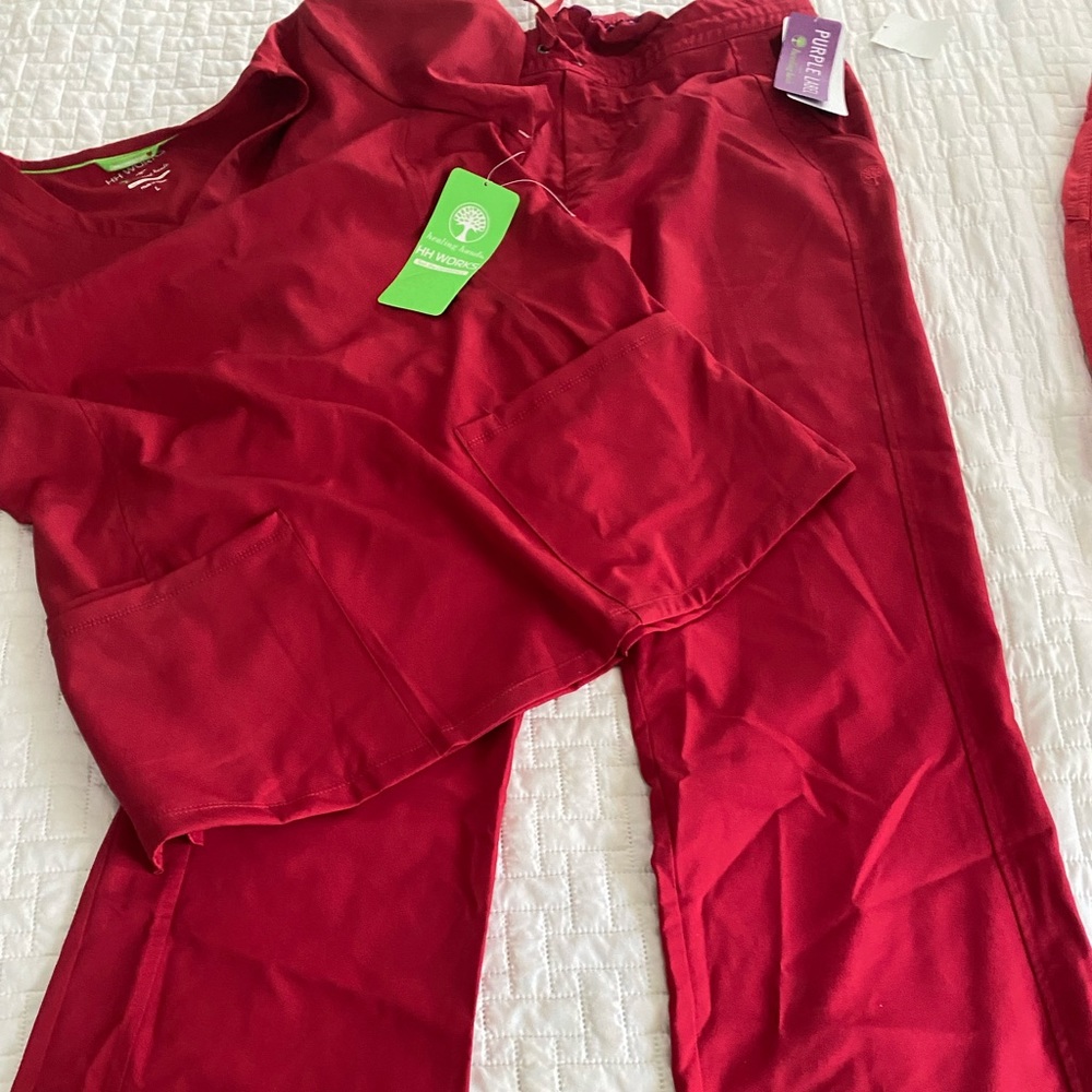 Healing hands large scrub set. New with tags.